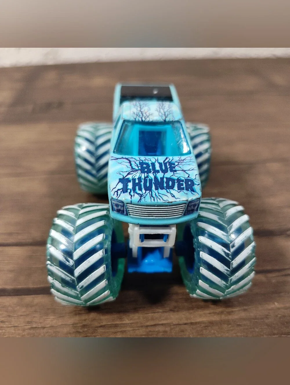 Spin Master Monster Jam Fire & Ice Blue Thunder & Monster Mutt Truck Lot Of 2